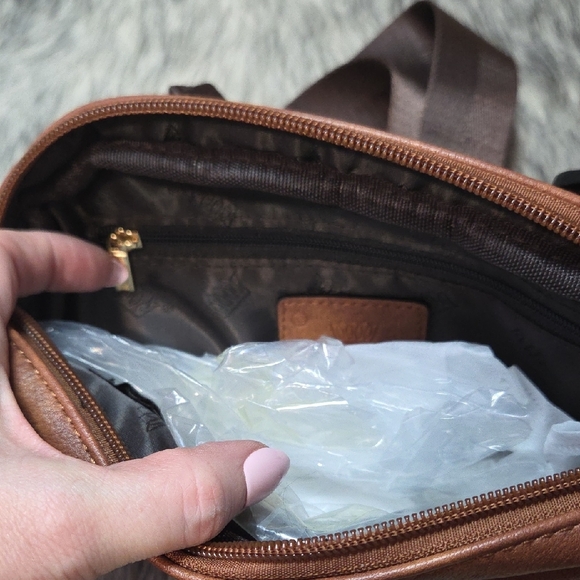 NWT Tan Belly Bag - Picture 4 of 6